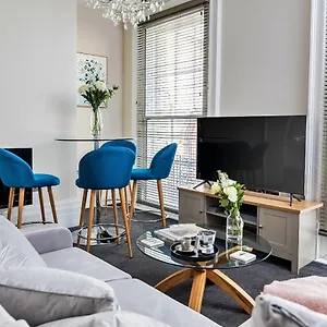 https://clarence-parade.cardiffhotelswales.com